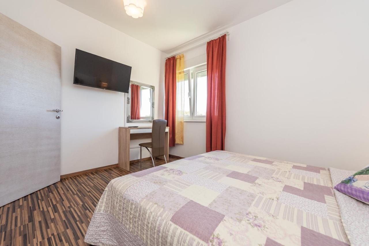 Antonio Apartments Sukošan Esterno foto