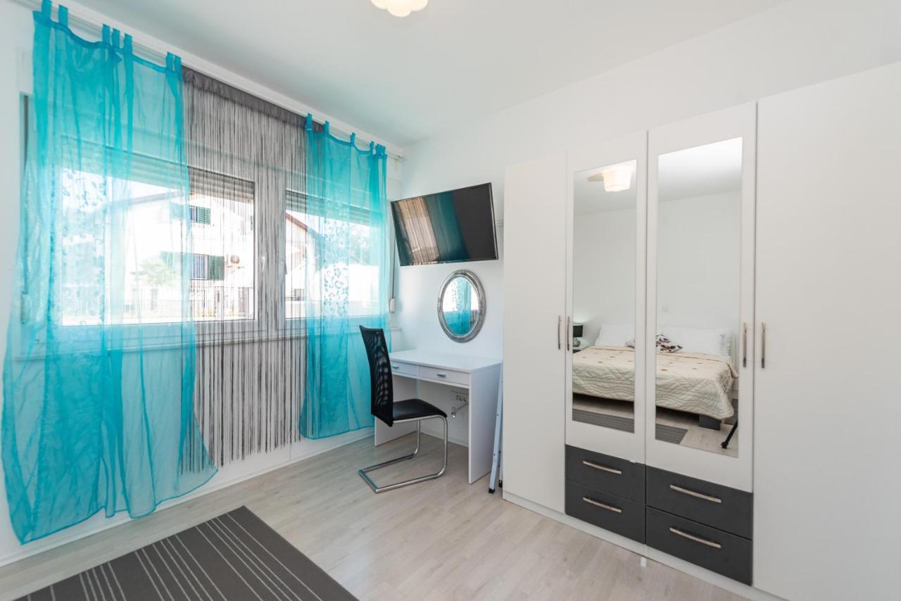 Antonio Apartments Sukošan Esterno foto