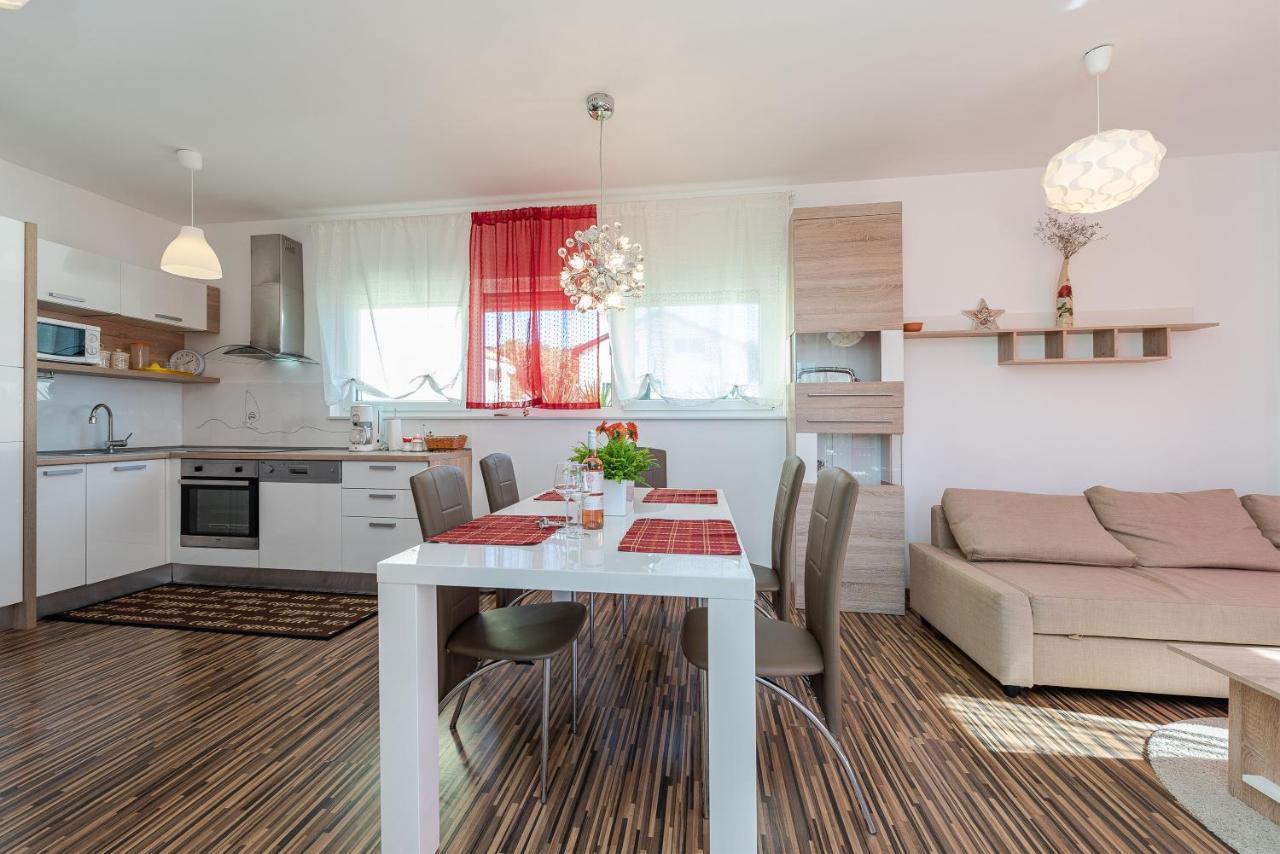Antonio Apartments Sukošan Esterno foto