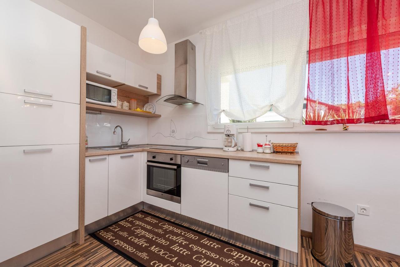 Antonio Apartments Sukošan Esterno foto