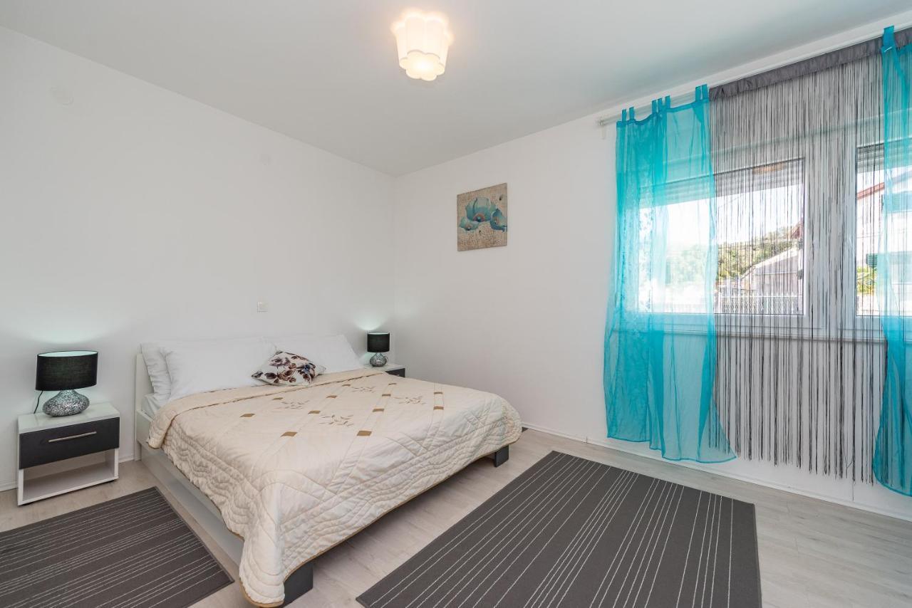 Antonio Apartments Sukošan Esterno foto