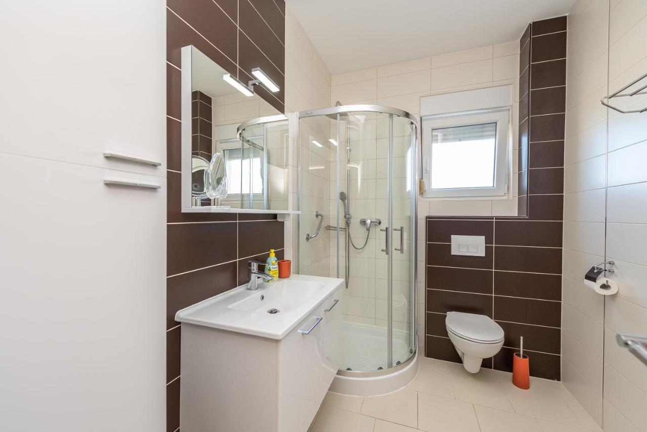 Antonio Apartments Sukošan Esterno foto