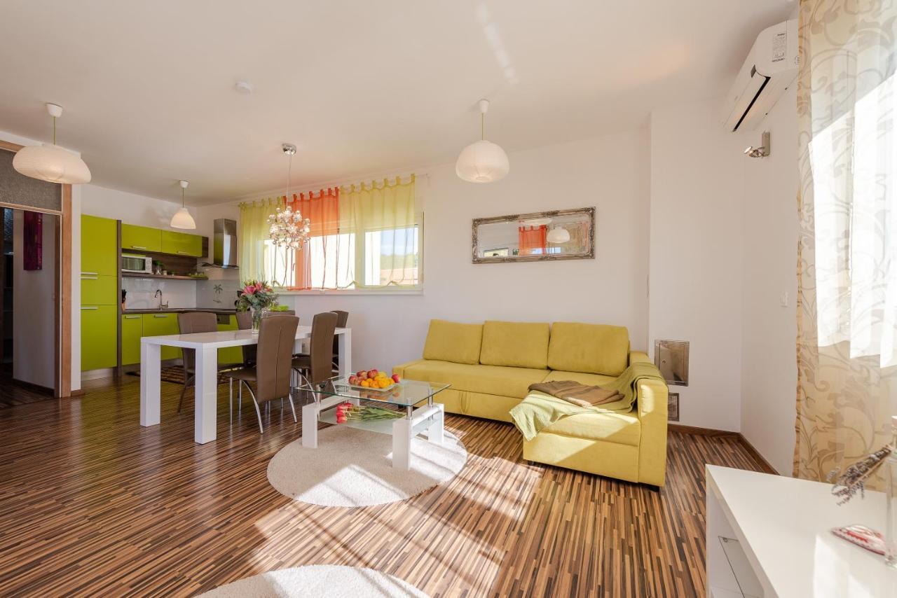Antonio Apartments Sukošan Esterno foto
