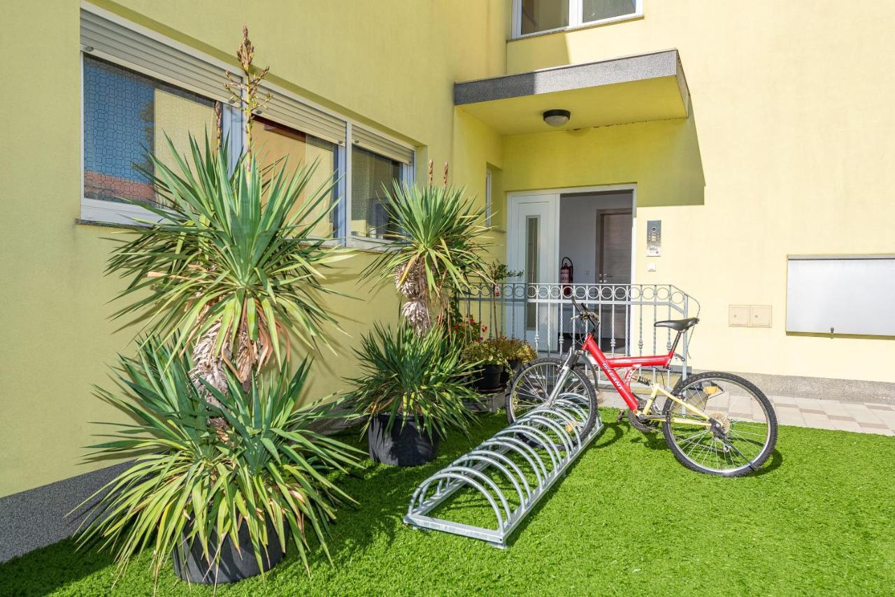 Antonio Apartments Sukošan Esterno foto