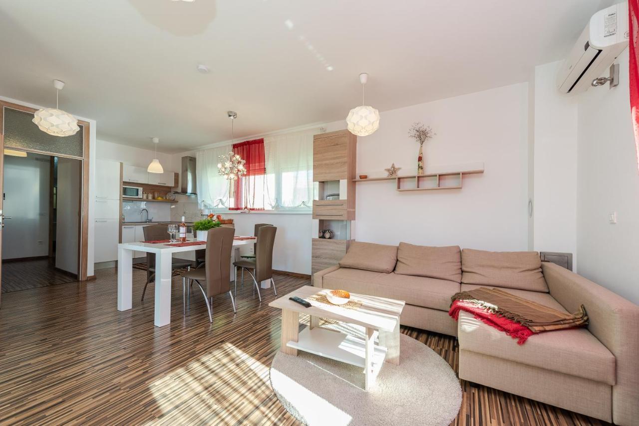 Antonio Apartments Sukošan Esterno foto