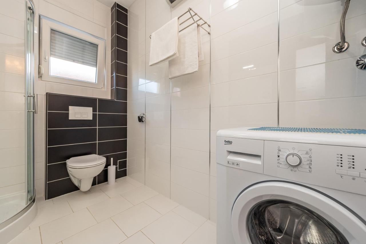 Antonio Apartments Sukošan Esterno foto