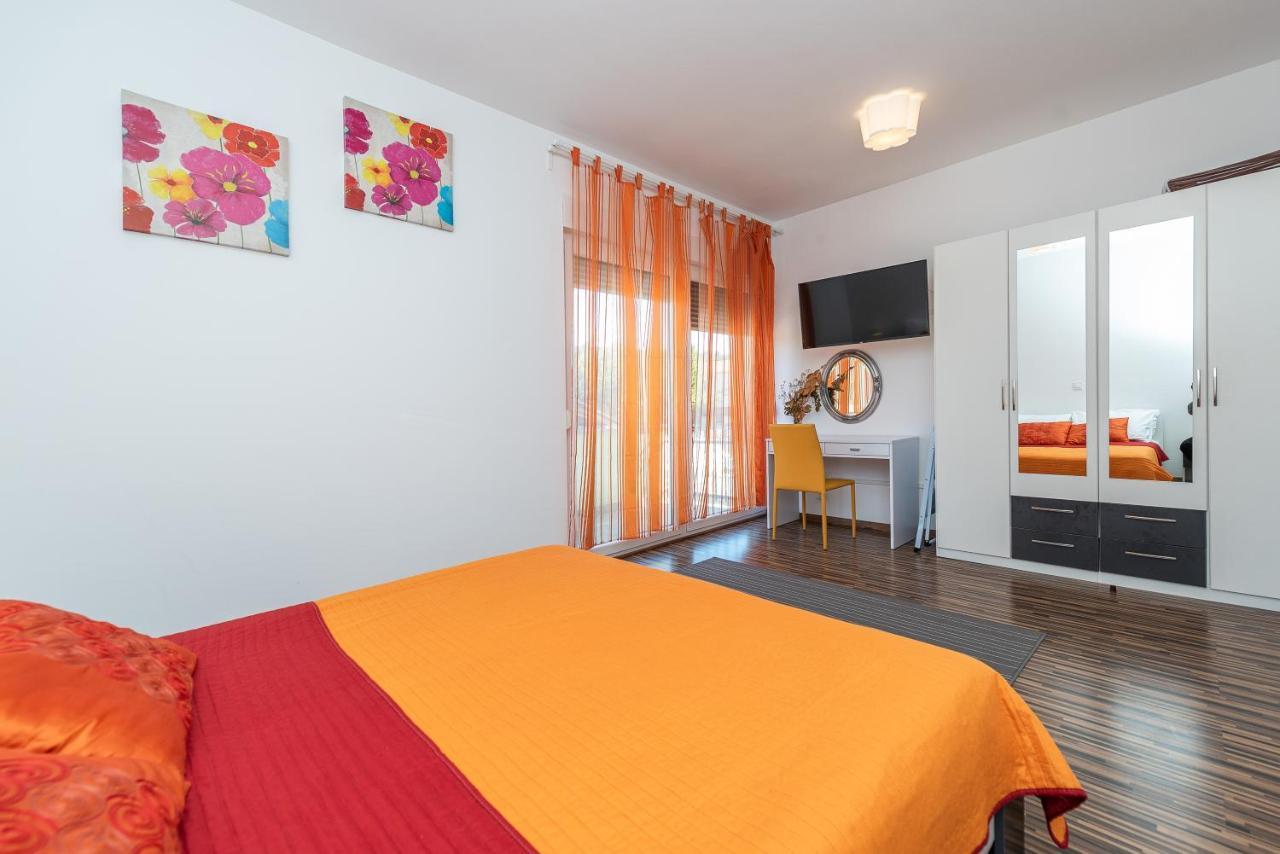 Antonio Apartments Sukošan Esterno foto