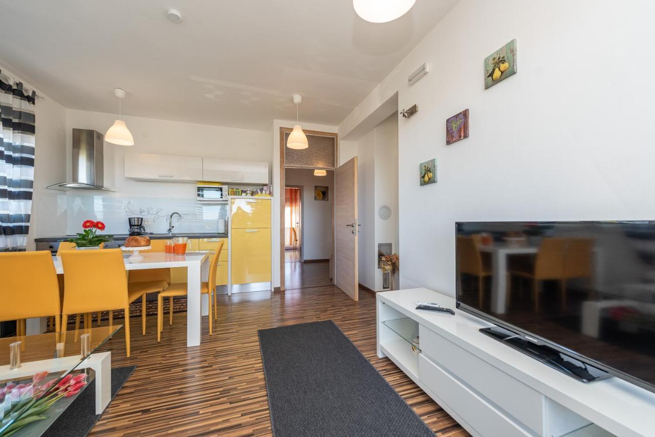 Antonio Apartments Sukošan Esterno foto